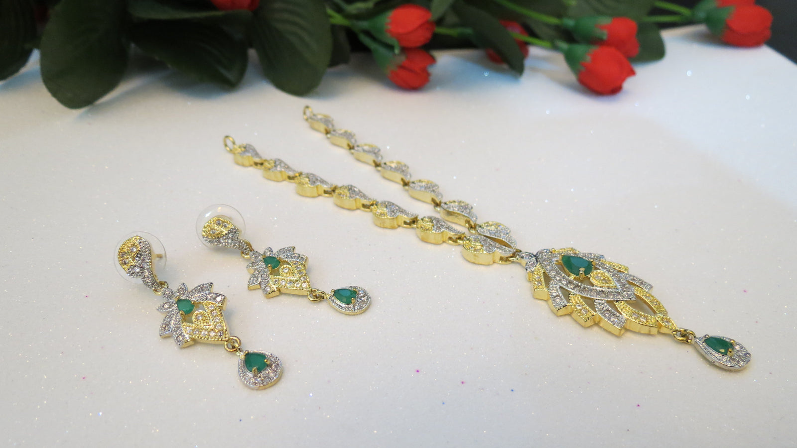 Emerald Stone Kanti Set