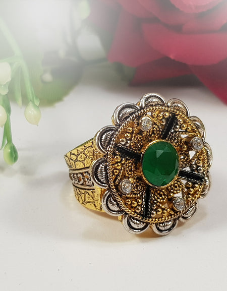 Kundan Ring with Emerald