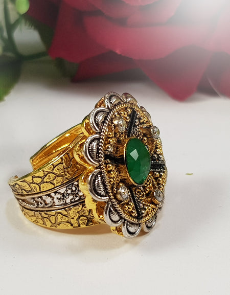 Kundan Ring with Emerald