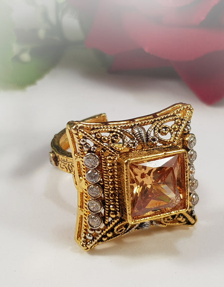 Kundan Ring With Champagne