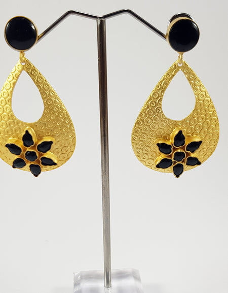 Kundan Earrings with Black Stones