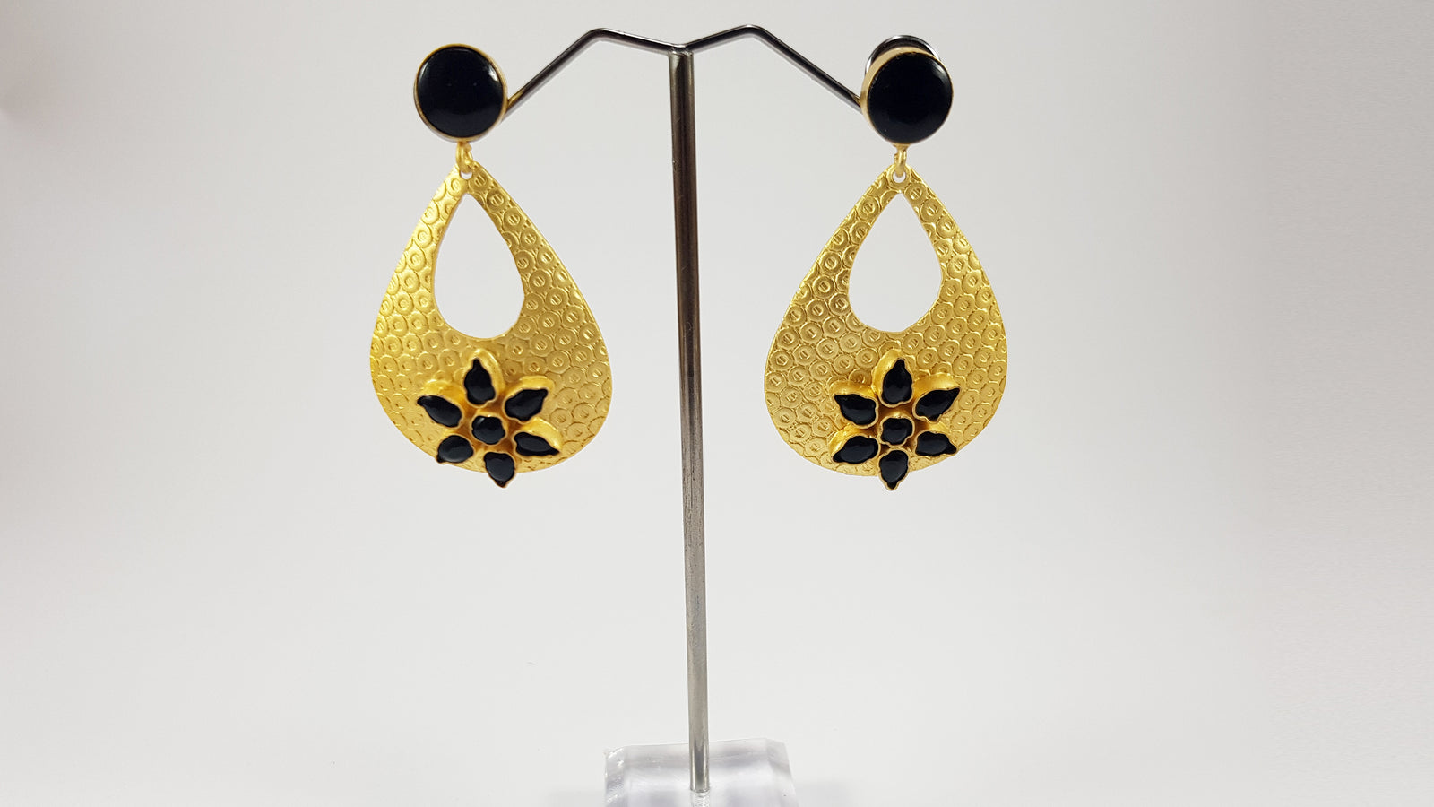 Kundan Earrings with Black Stones