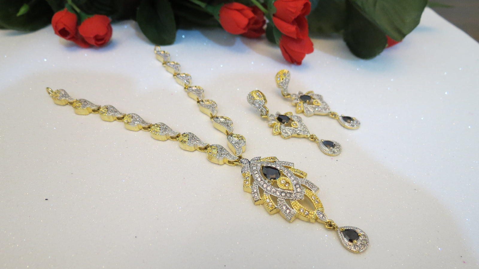 Kanti Set with Black Stone